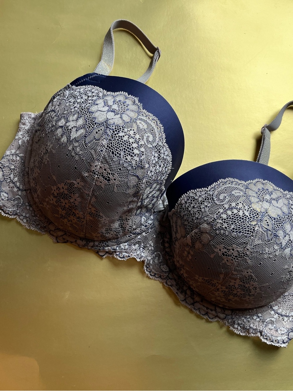 Victoria’s Secret SZ38DD Lace Overlay Underwire Bra - Navy and Cream